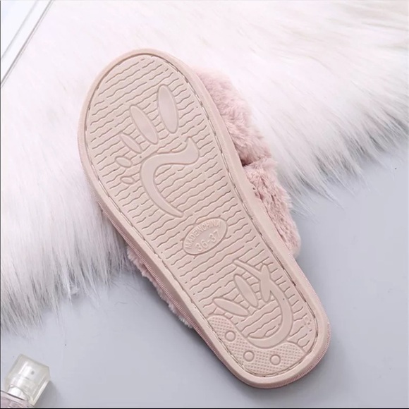 New Pink Fur Fluffy Warm Cozy Criss Cross Slippers - Picture 7 of 9